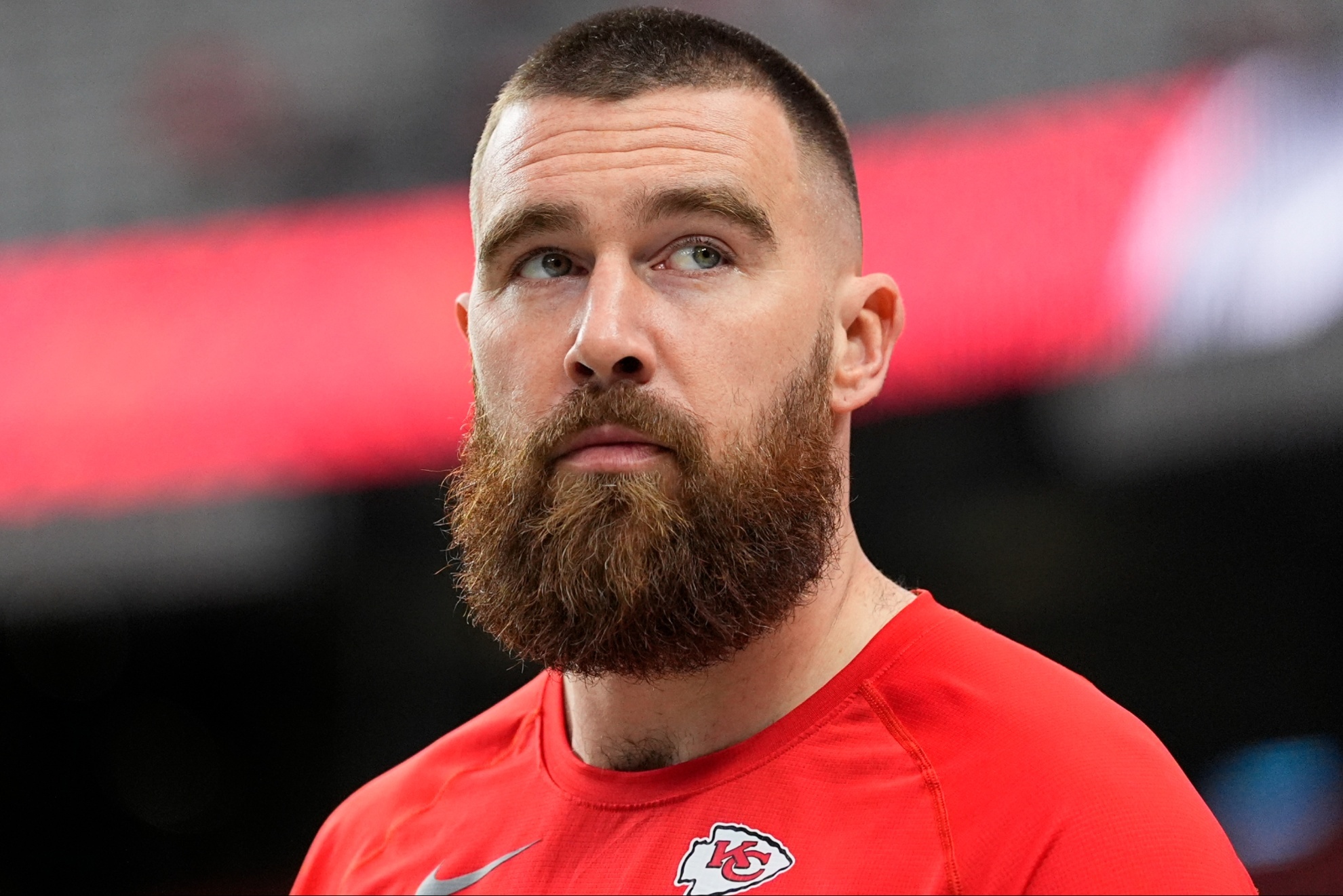 How tall is Travis Kelce